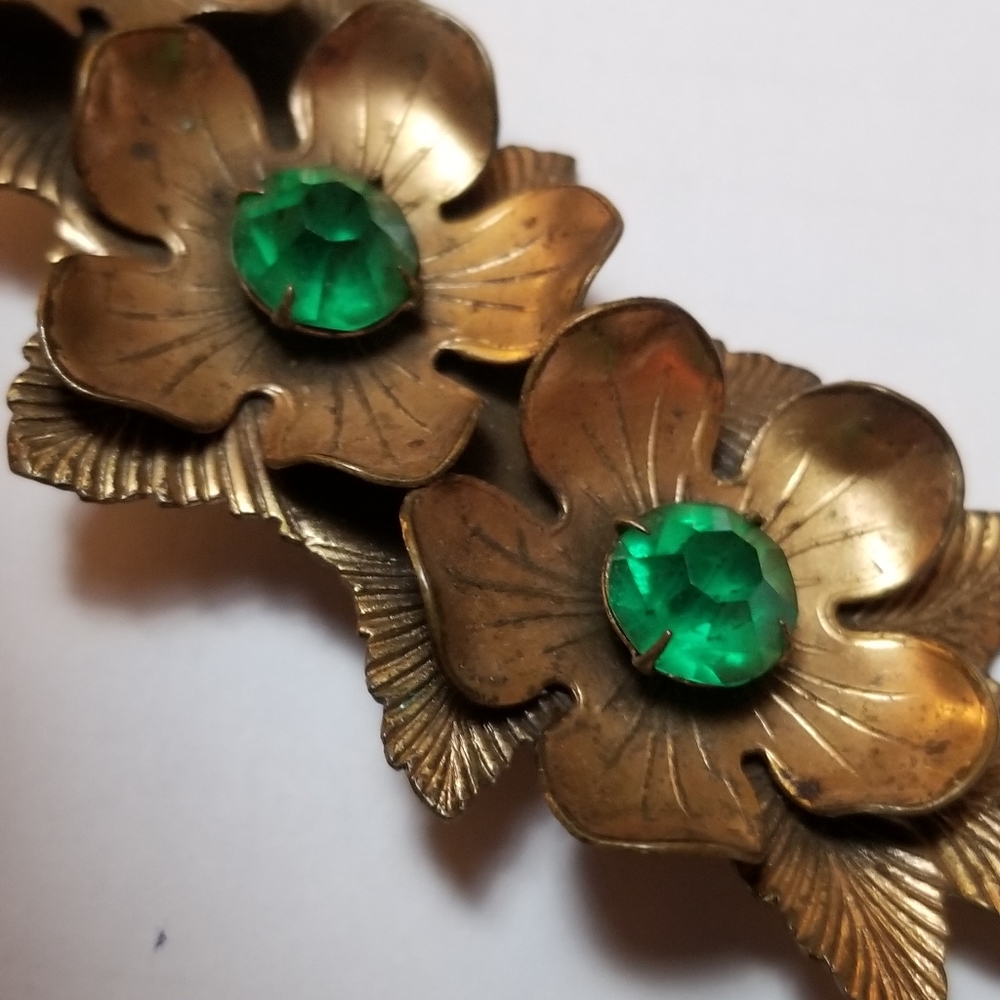 Relisted- Vintage three flowers brooch green rhinestones pin large crescent gold - Picture 8 of 14